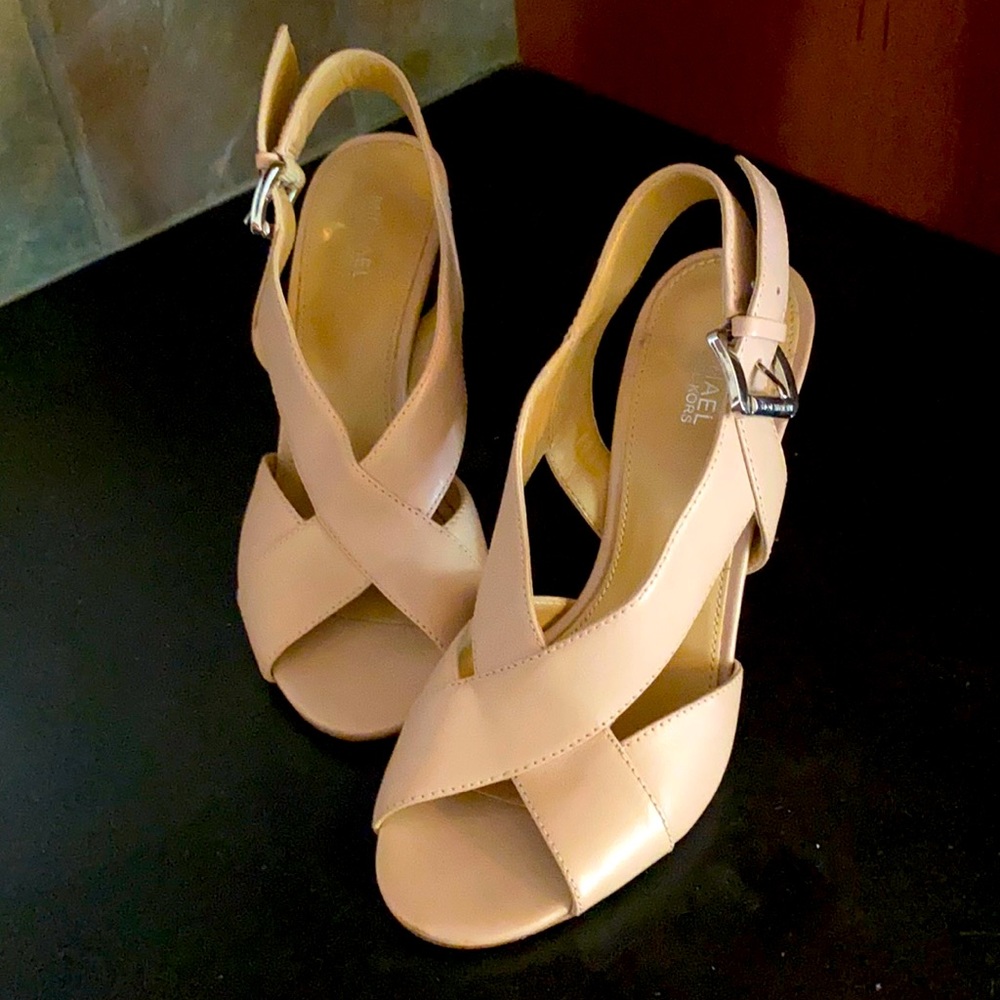 MICHAEL KORS HEELS SANDALS size 6